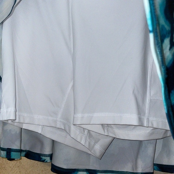 Xersion Patterned Women's Skort - Picture 5 of 9